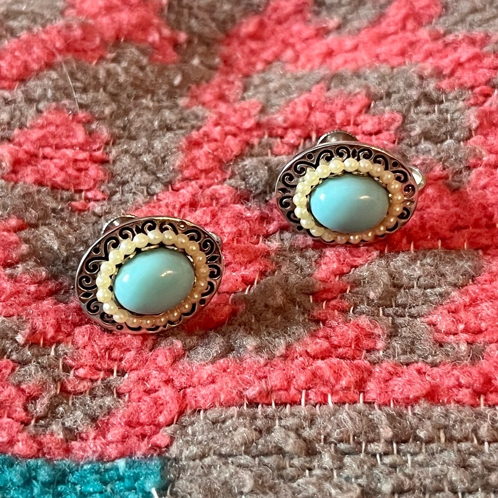 VTG 1990s faux pearl and turquoise screw back earrings